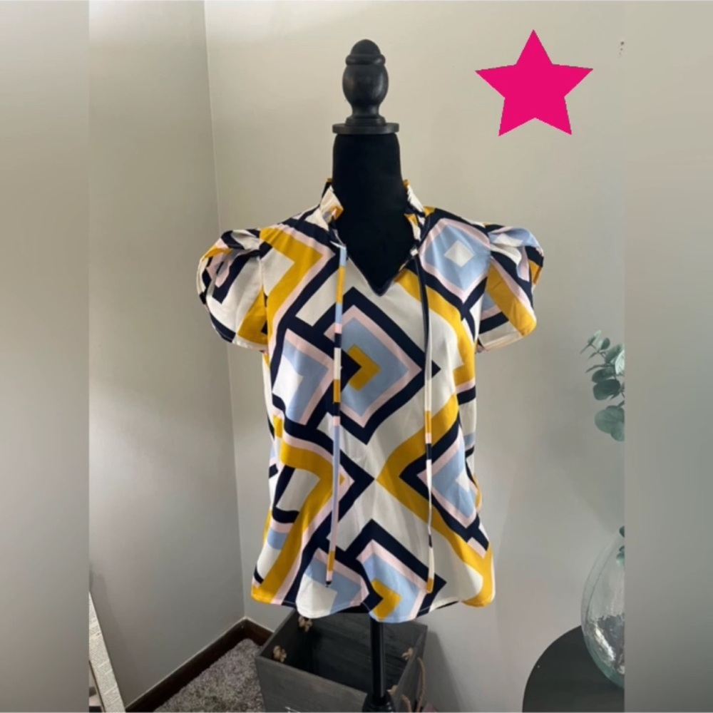 Geometric blouse size s/m